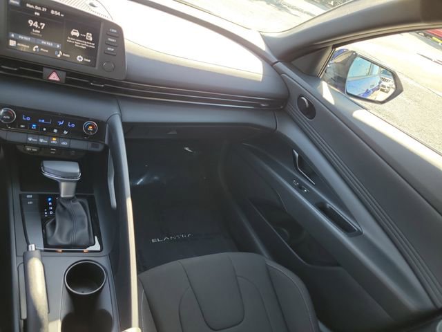 Used 2025 Hyundai Elantra Sport image 16
