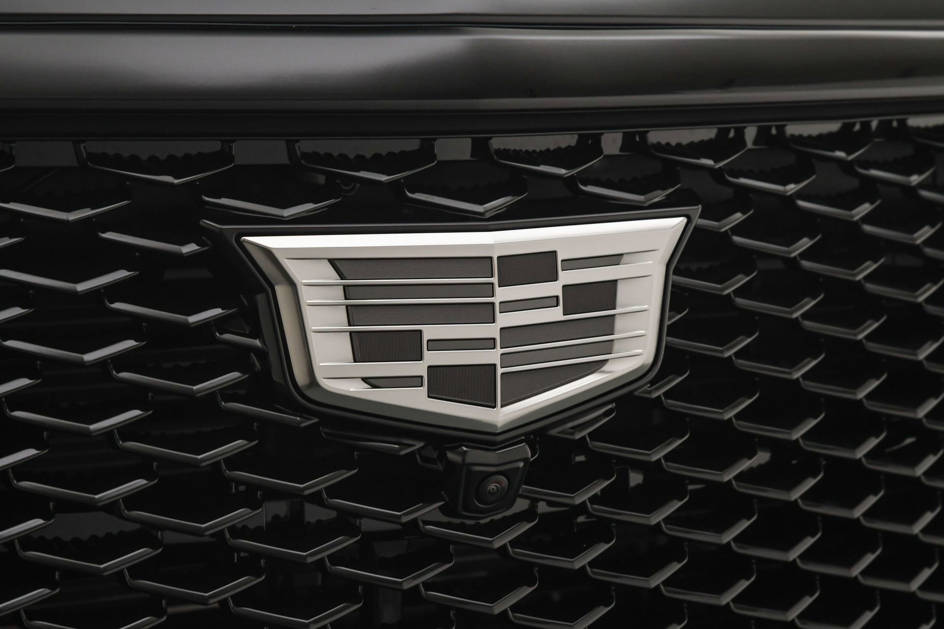 Used 2025 Cadillac Escalade V w/ LPO, ONYX Package image 32