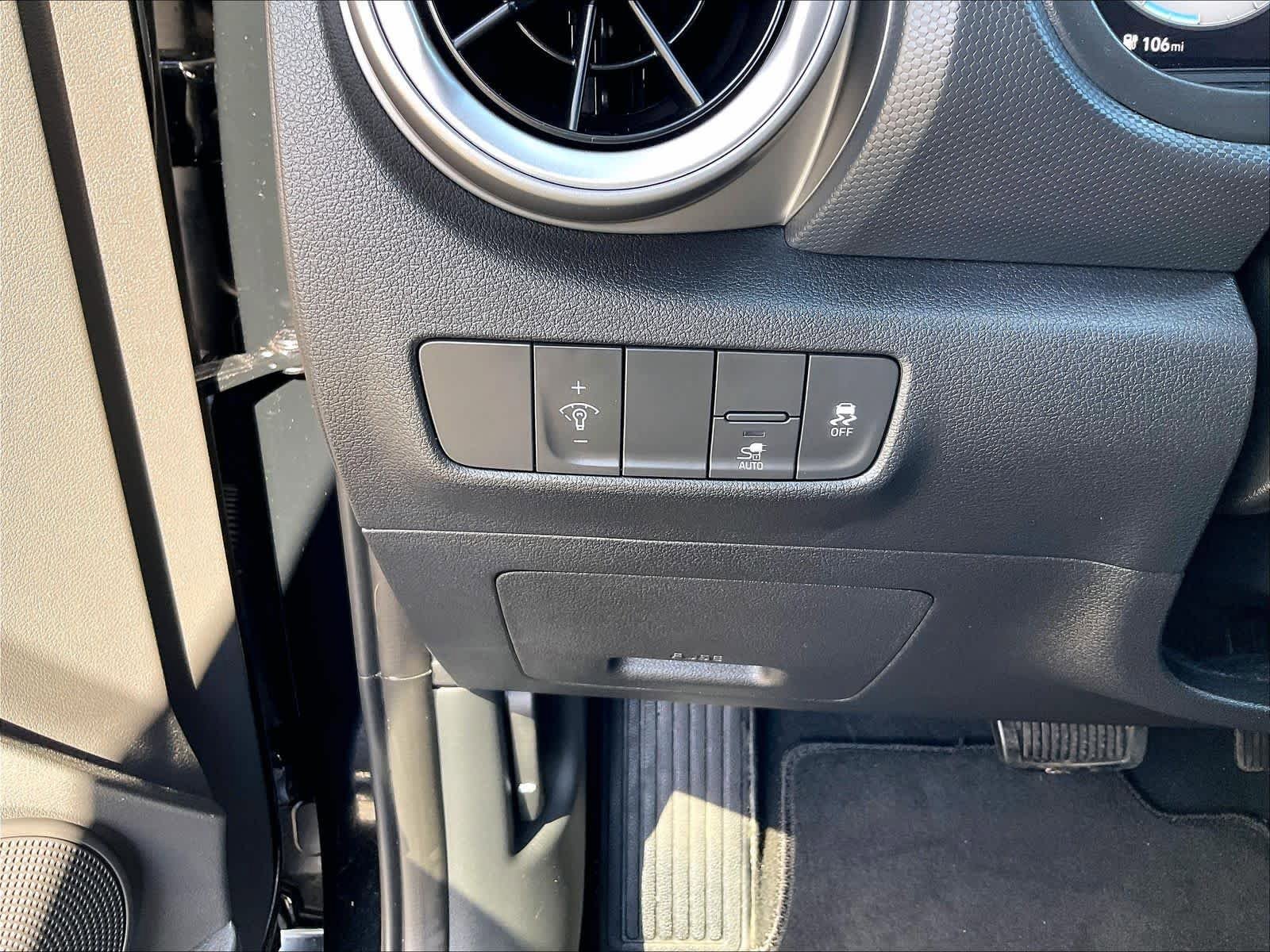 Used 2023 Hyundai Kona SE w/ Cargo Package FWD image 26