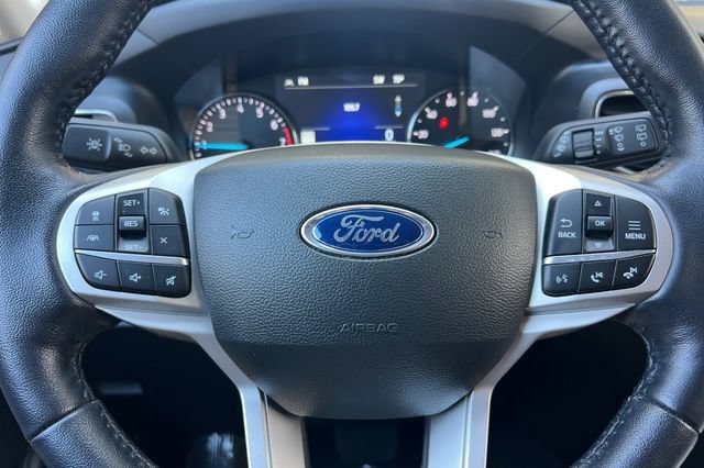 Used 2022 Ford Explorer XLT w/ Equipment Group 202A AWD/4WD image 28