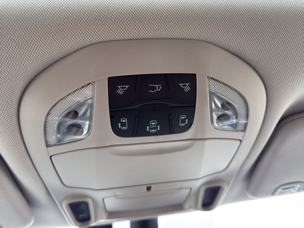 Used 2020 Chrysler Pacifica Limited w/ Advanced Safetytec Group image 28