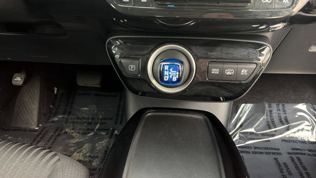 Used 2021 Toyota Prius Prime LE image 17