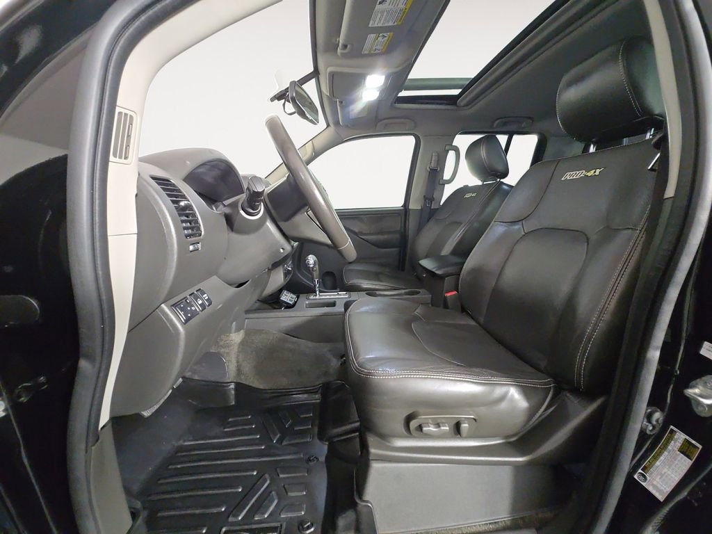 Used 2017 Nissan Frontier PRO-4X w/ Pro-4x Luxury Package AWD/4WD image 9