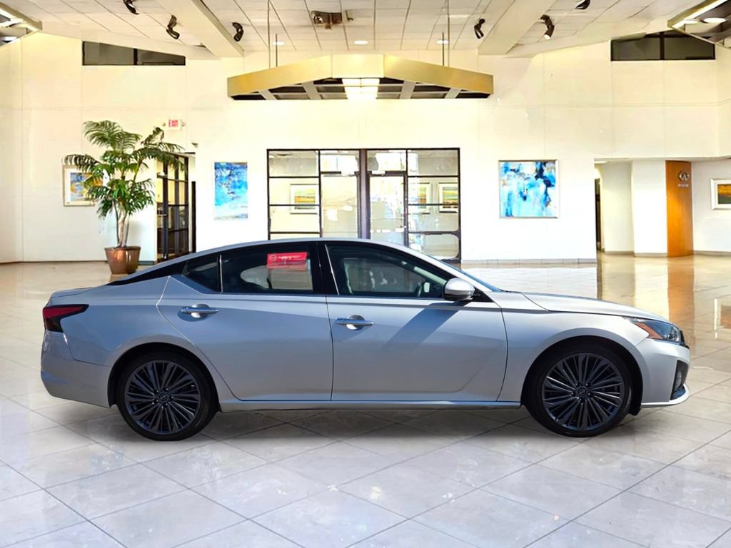 Certified 2023 Nissan Altima 2.5 SL FWD image 4