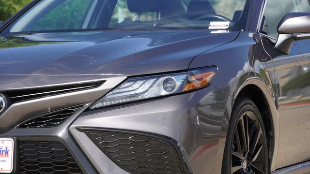 Used 2024 Toyota Camry XSE FWD image 4