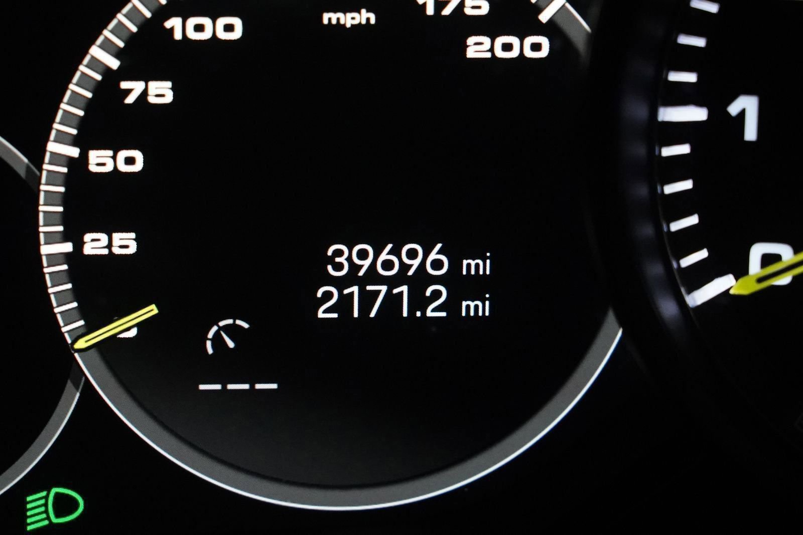 Used 2022 Porsche Cayenne Turbo S image 21