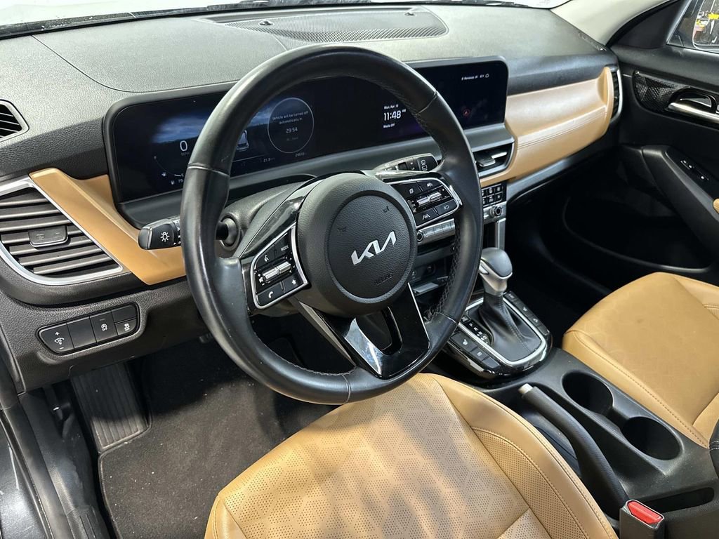 Used 2024 Kia Seltos EX image 9
