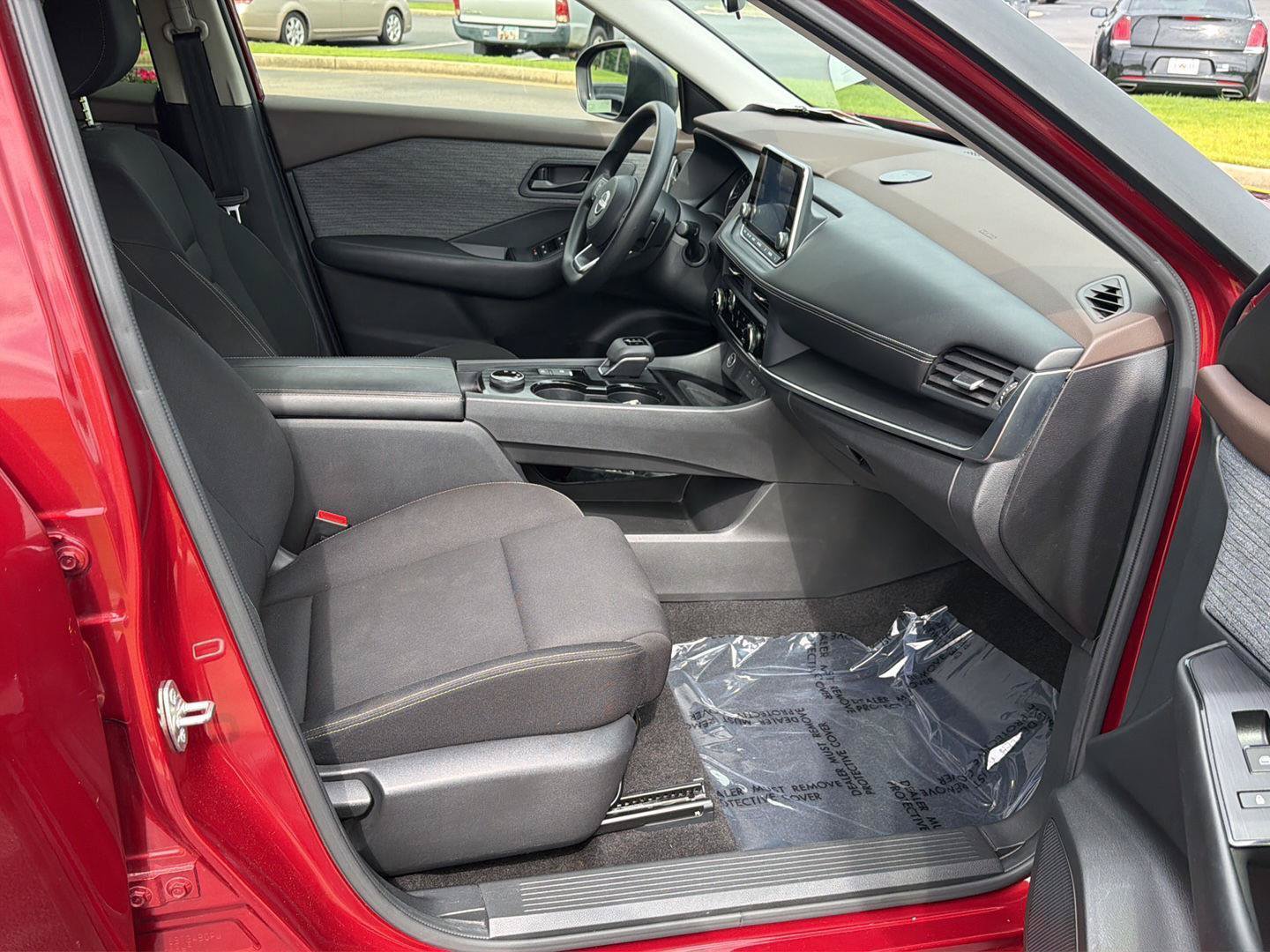 Used 2023 Nissan Rogue S AWD/4WD image 13