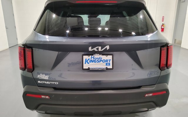 Used 2023 Kia Sorento LX image 12