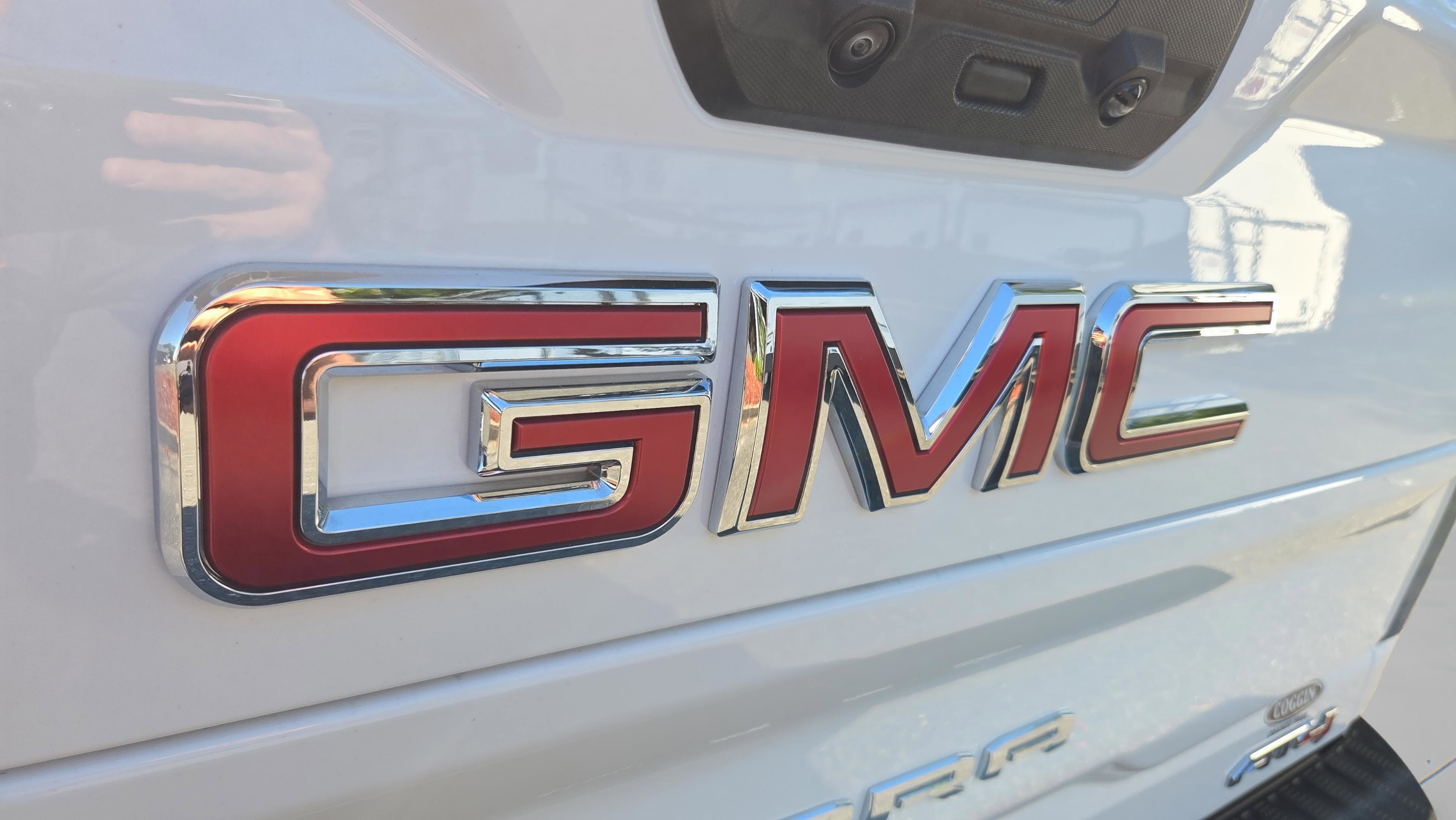 Used 2025 GMC Sierra 2500 AT4 w/ AT4 Premium Plus Package AWD/4WD image 31