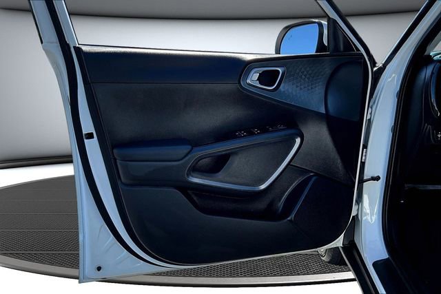 Used 2024 Kia Soul EX image 19