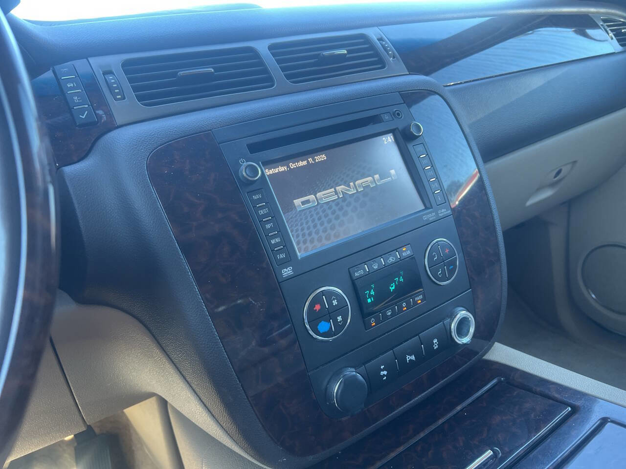 Used 2012 GMC Yukon Denali image 15