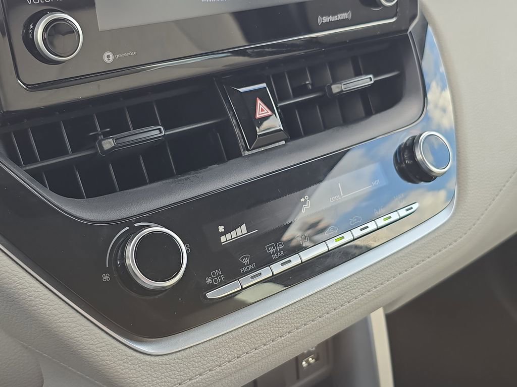 Used 2022 Toyota Corolla Cross L image 23