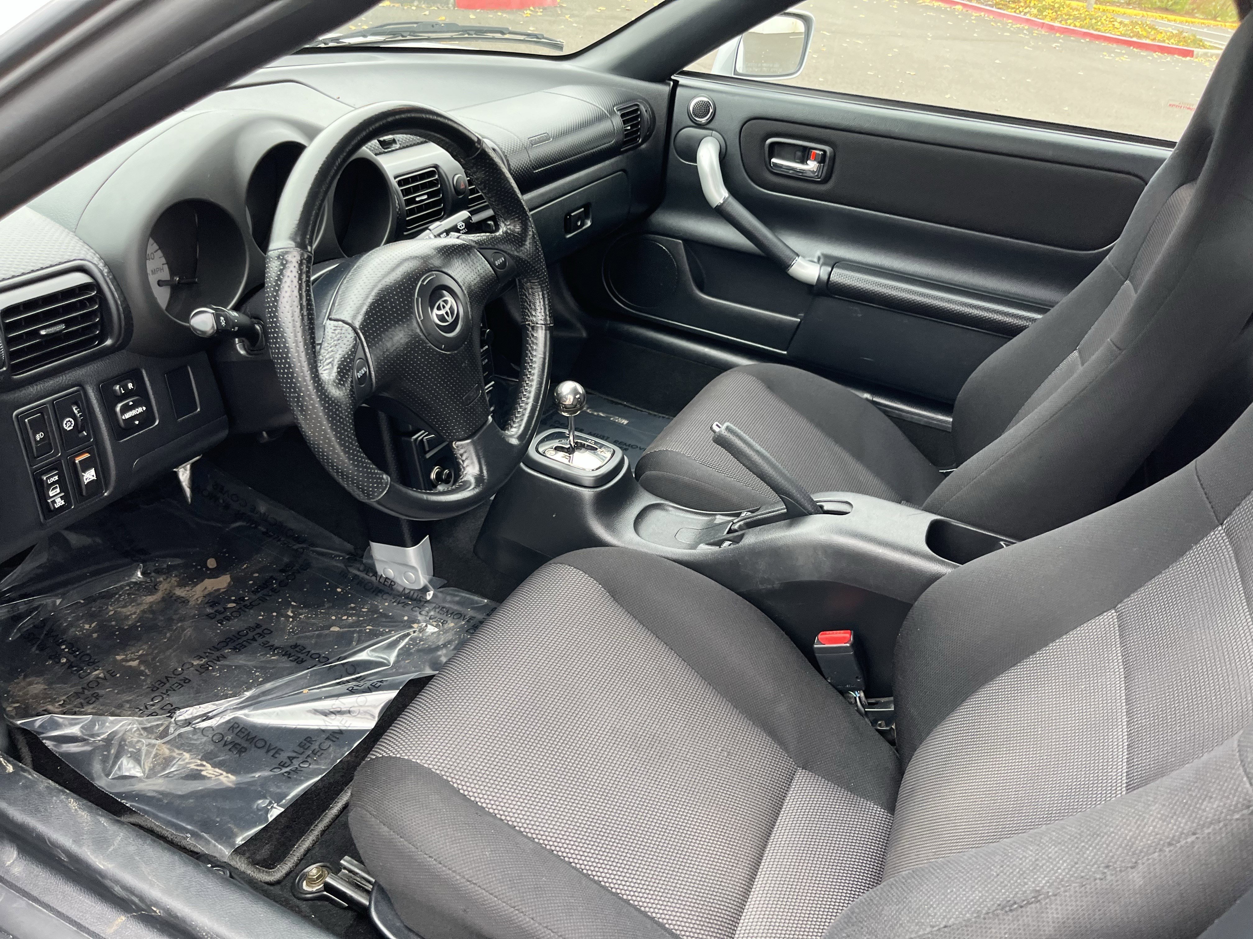 Used 2004 Toyota MR2 image 10
