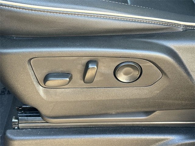 Used 2024 GMC Yukon SLT image 33