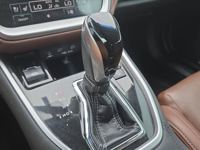 Used 2020 Subaru Outback Touring w/ Popular Package #2 image 13