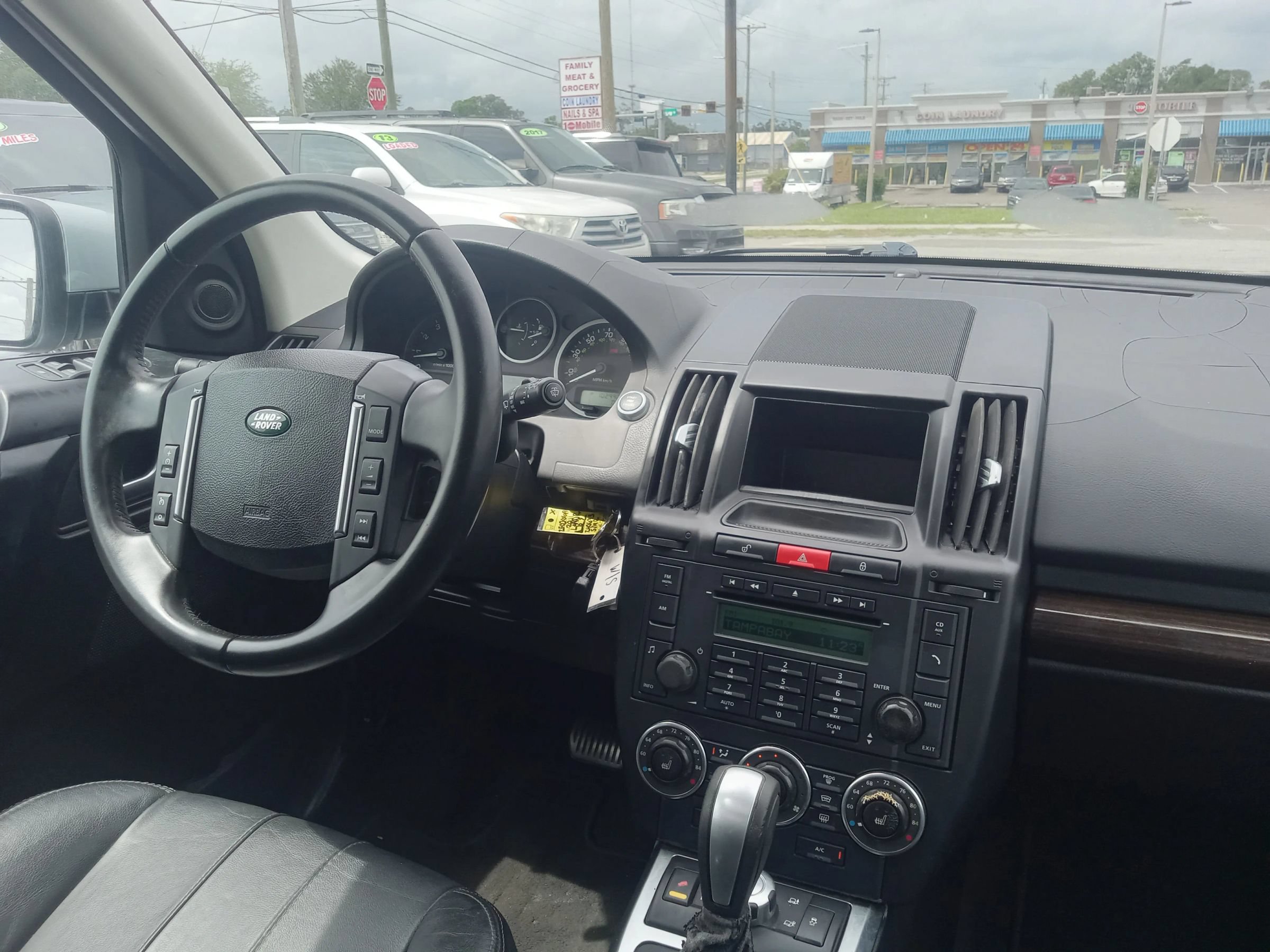 Used 2011 Land Rover LR2 HSE AWD/4WD image 14