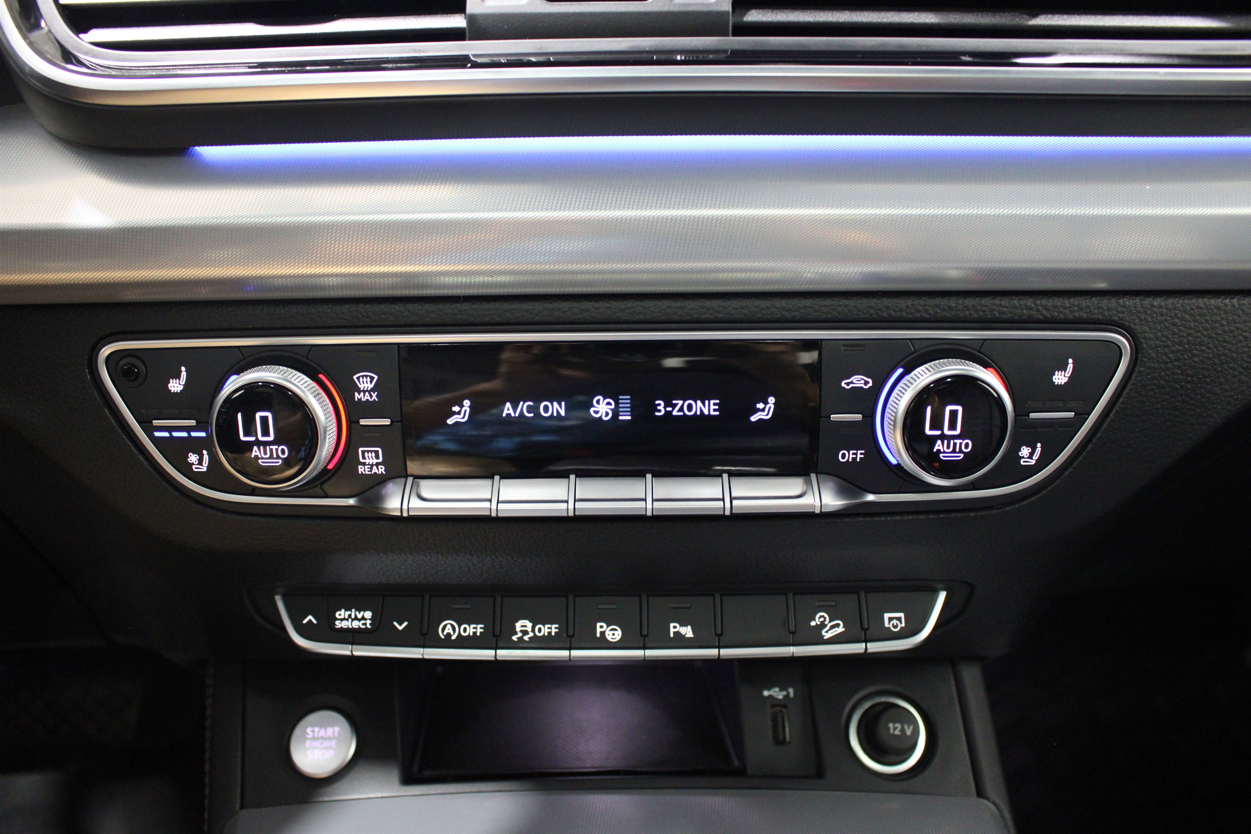 Used 2021 Audi Q5 Prestige w/ Prestige Package image 18