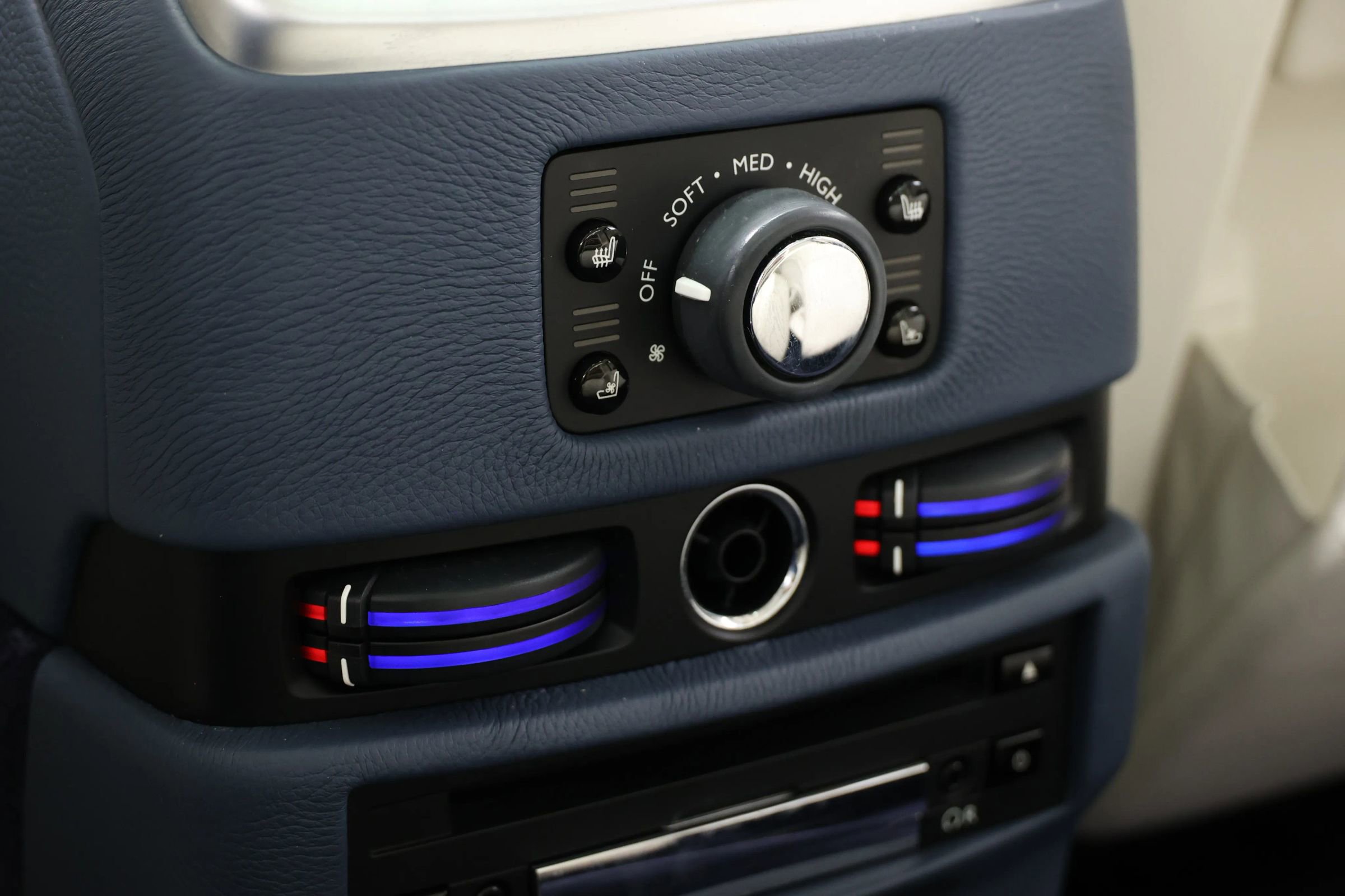 Used 2011 Rolls-Royce Ghost image 57