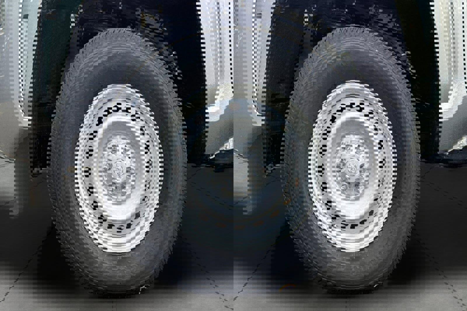 New 2025 Toyota Tacoma SR image 29