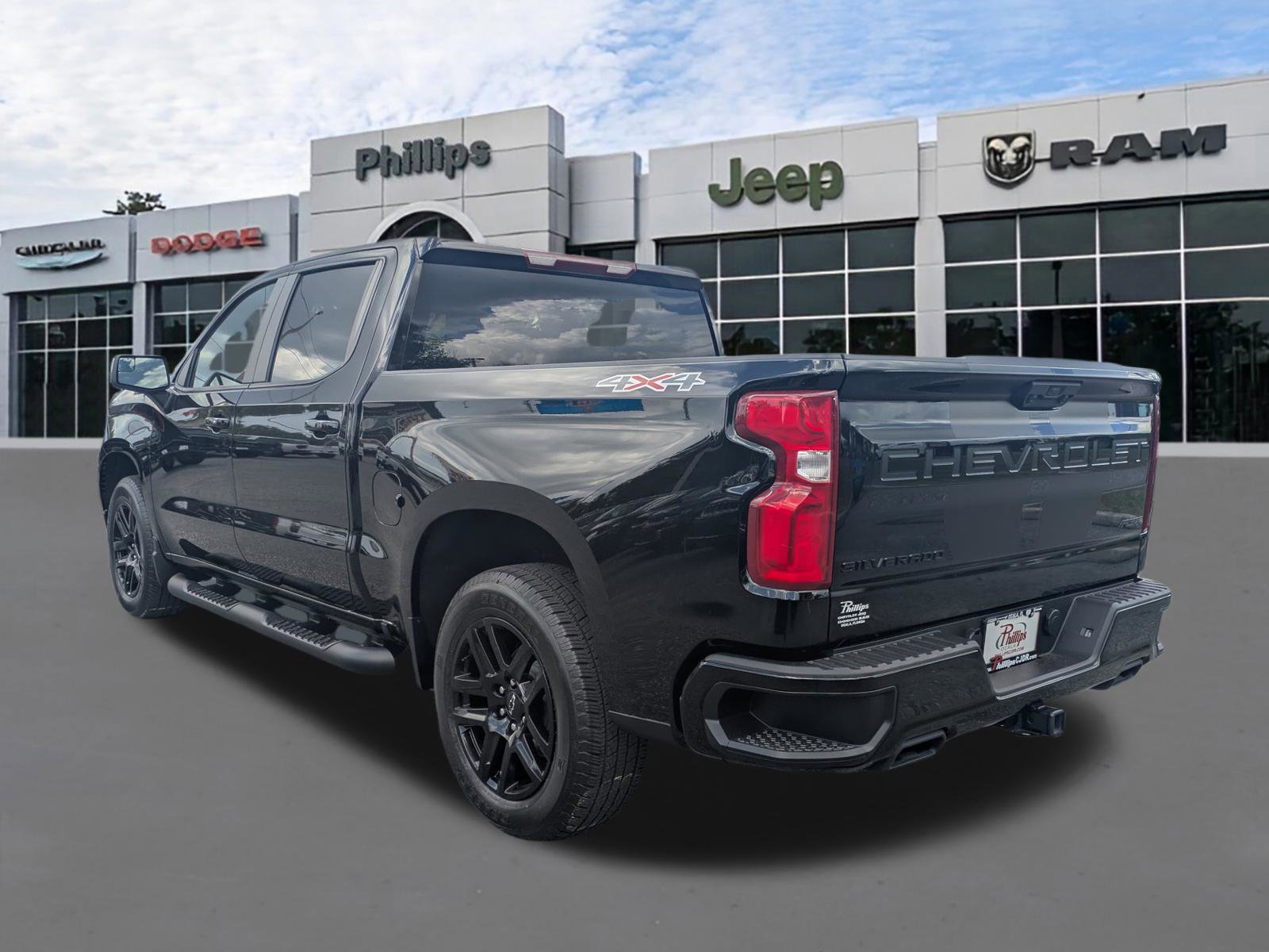 Used 2024 Chevrolet Silverado 1500 RST w/ Rally Edition AWD/4WD image 6