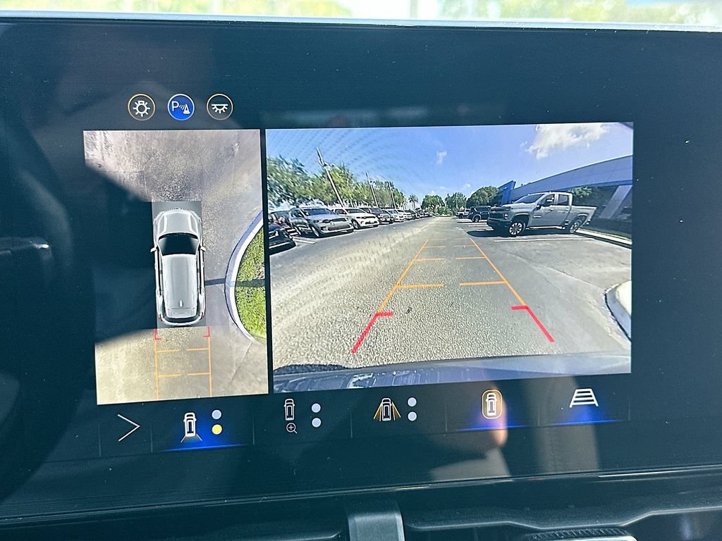 Certified 2026 Chevrolet Equinox LT w/ Safety and Technology Package FWD image 13