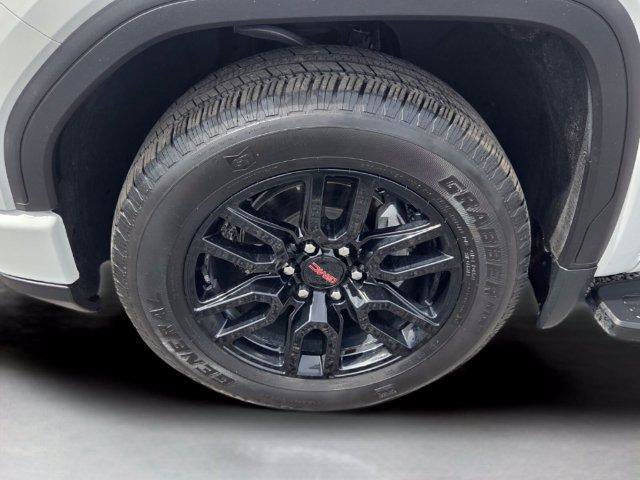 Used 2024 GMC Sierra 1500 Pro w/ Graphite Edition AWD/4WD image 9