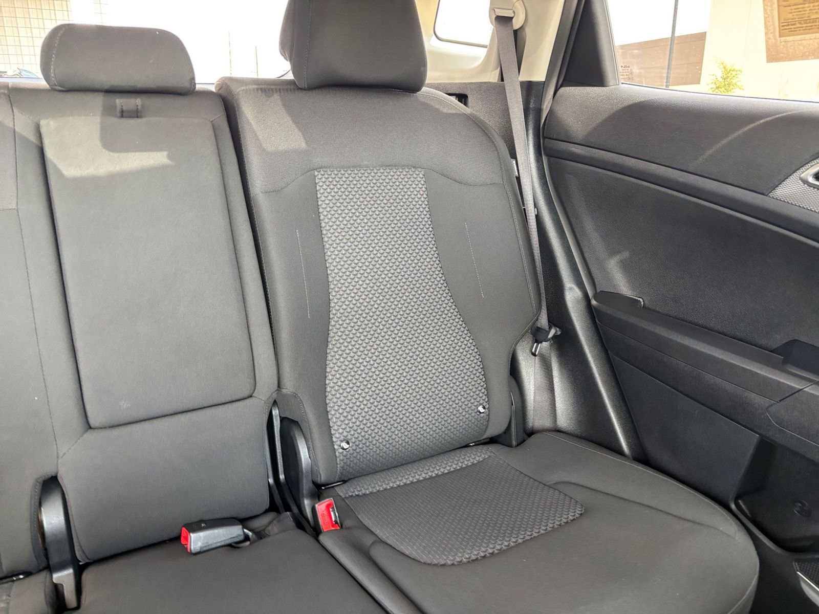 Used 2025 Kia Sportage LX image 36