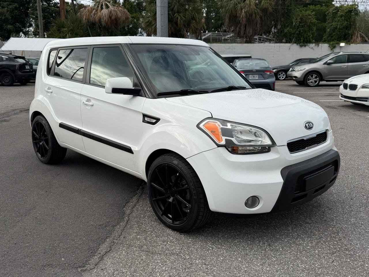 Used 2011 Kia Soul + FWD image 2