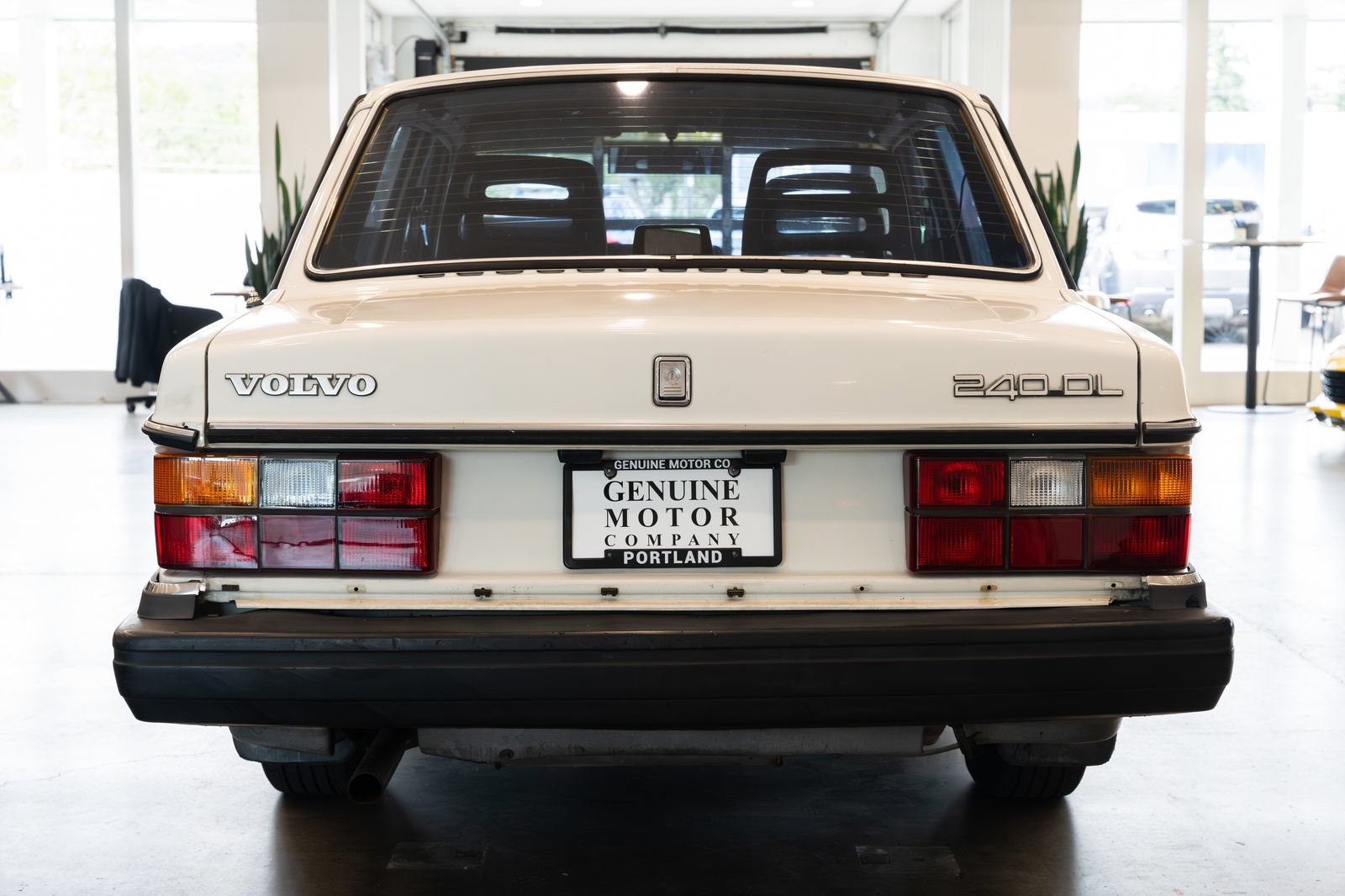 Used 1989 Volvo 240 DL RWD image 5