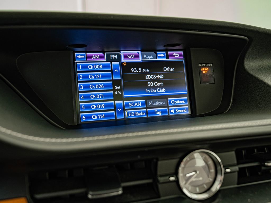 Used 2014 Lexus ES 300h w/ Luxury Package w/Bamboo Trim image 23