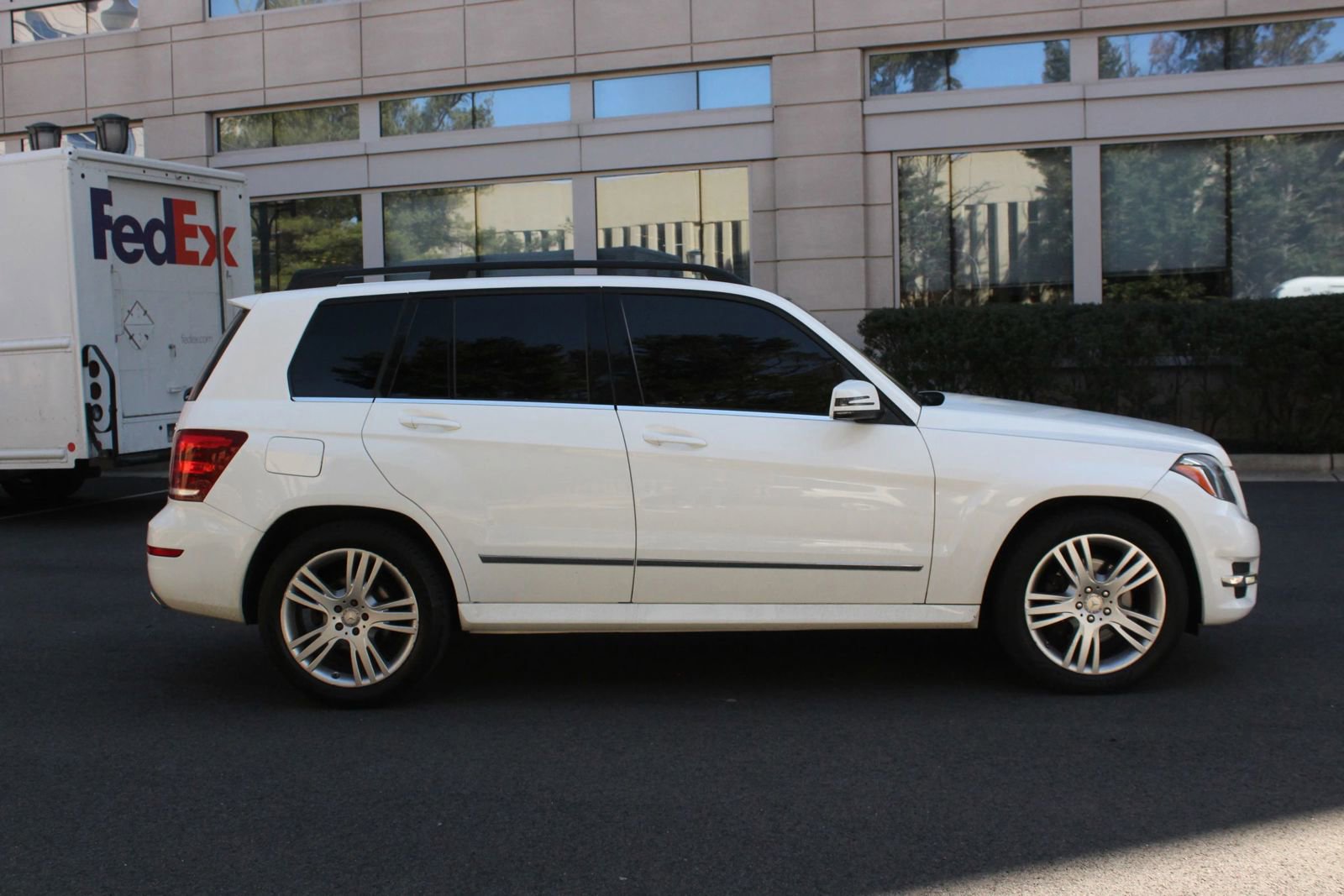 Used 2015 Mercedes-Benz GLK 350 4MATIC w/ Premium 1 Package image 6