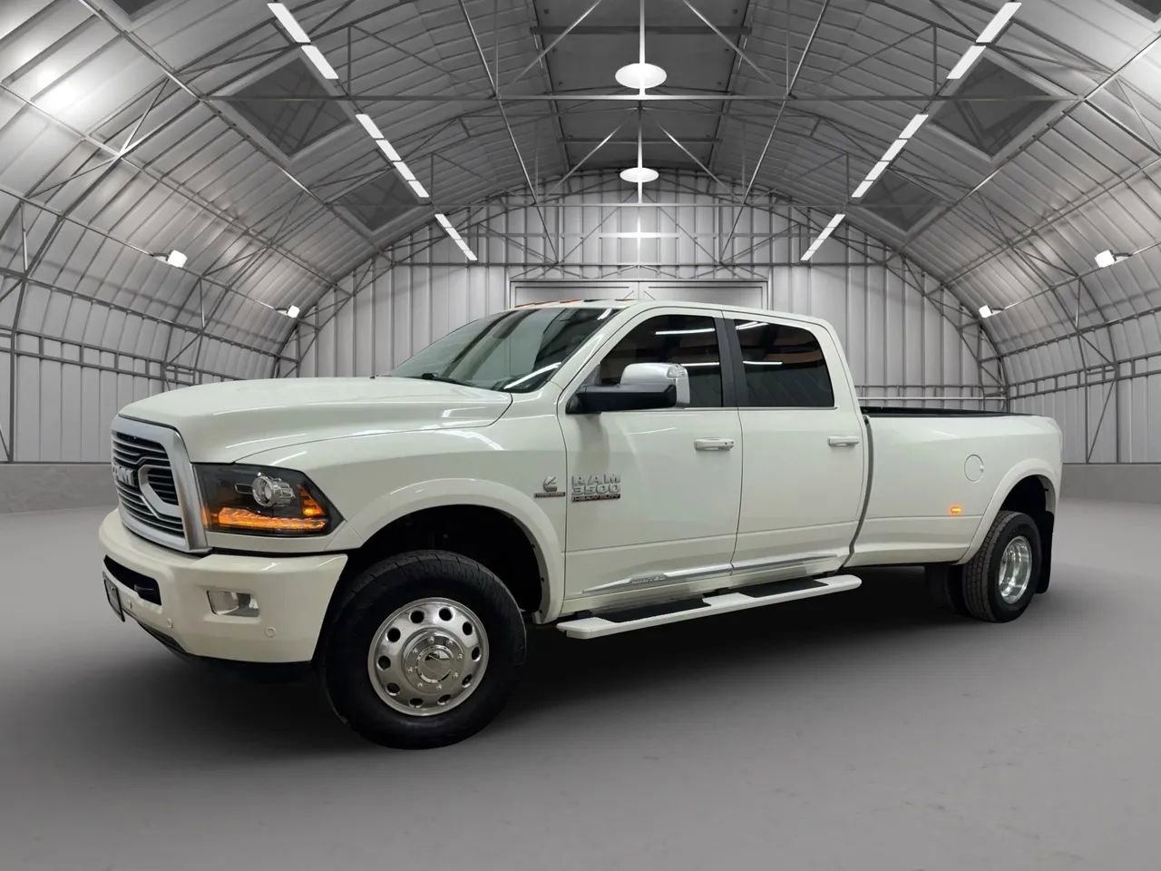 Used 2018 RAM 3500 Laramie Longhorn AWD/4WD image 2
