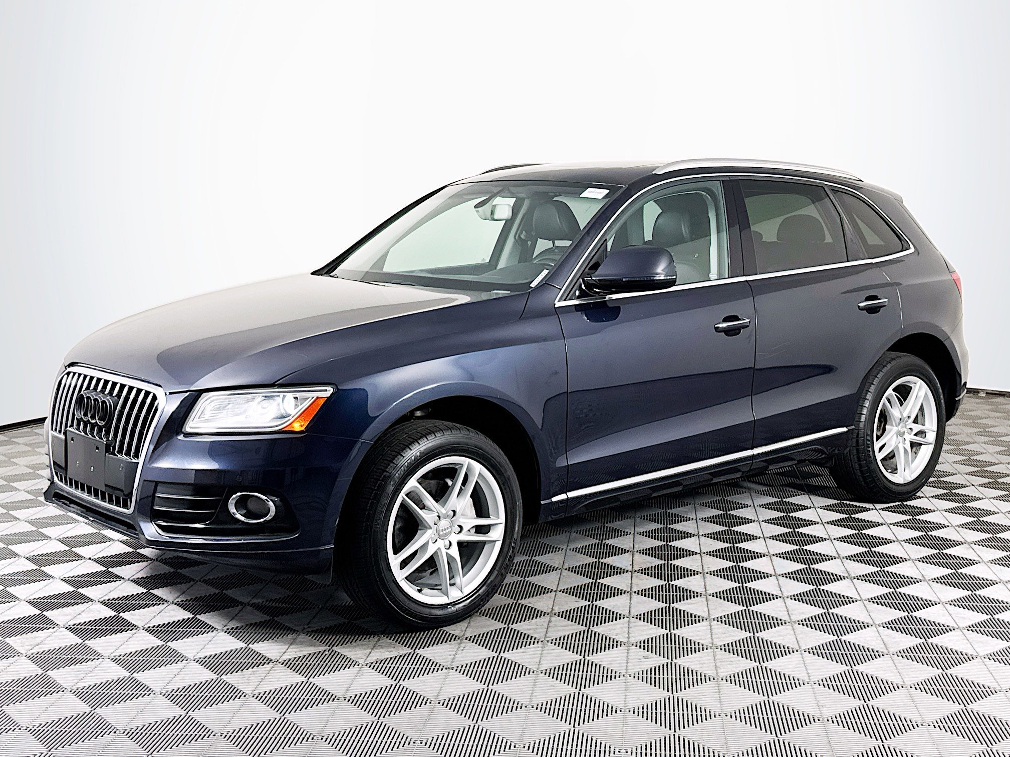 Used 2017 Audi Q5 2.0T Premium AWD/4WD image 4