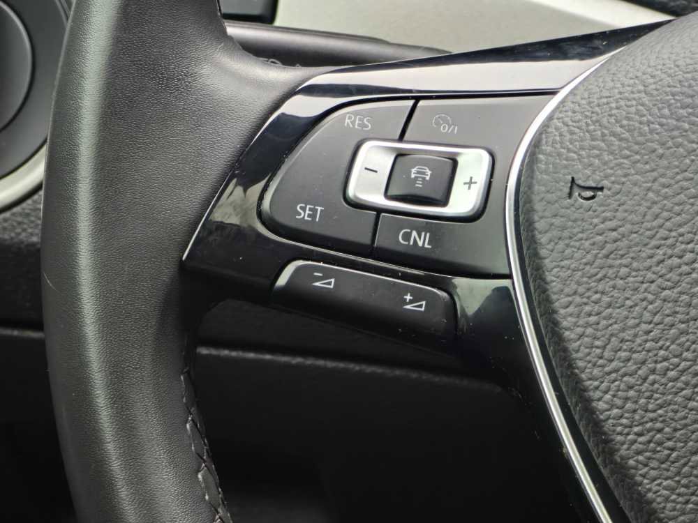 Used 2022 Volkswagen Passat 2.0T SE image 21