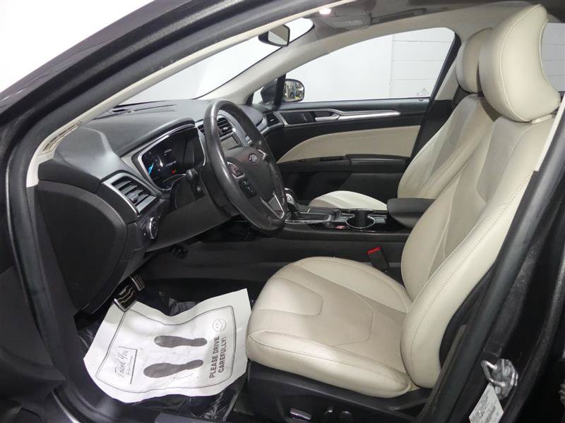 Used 2016 Ford Fusion Titanium FWD image 21
