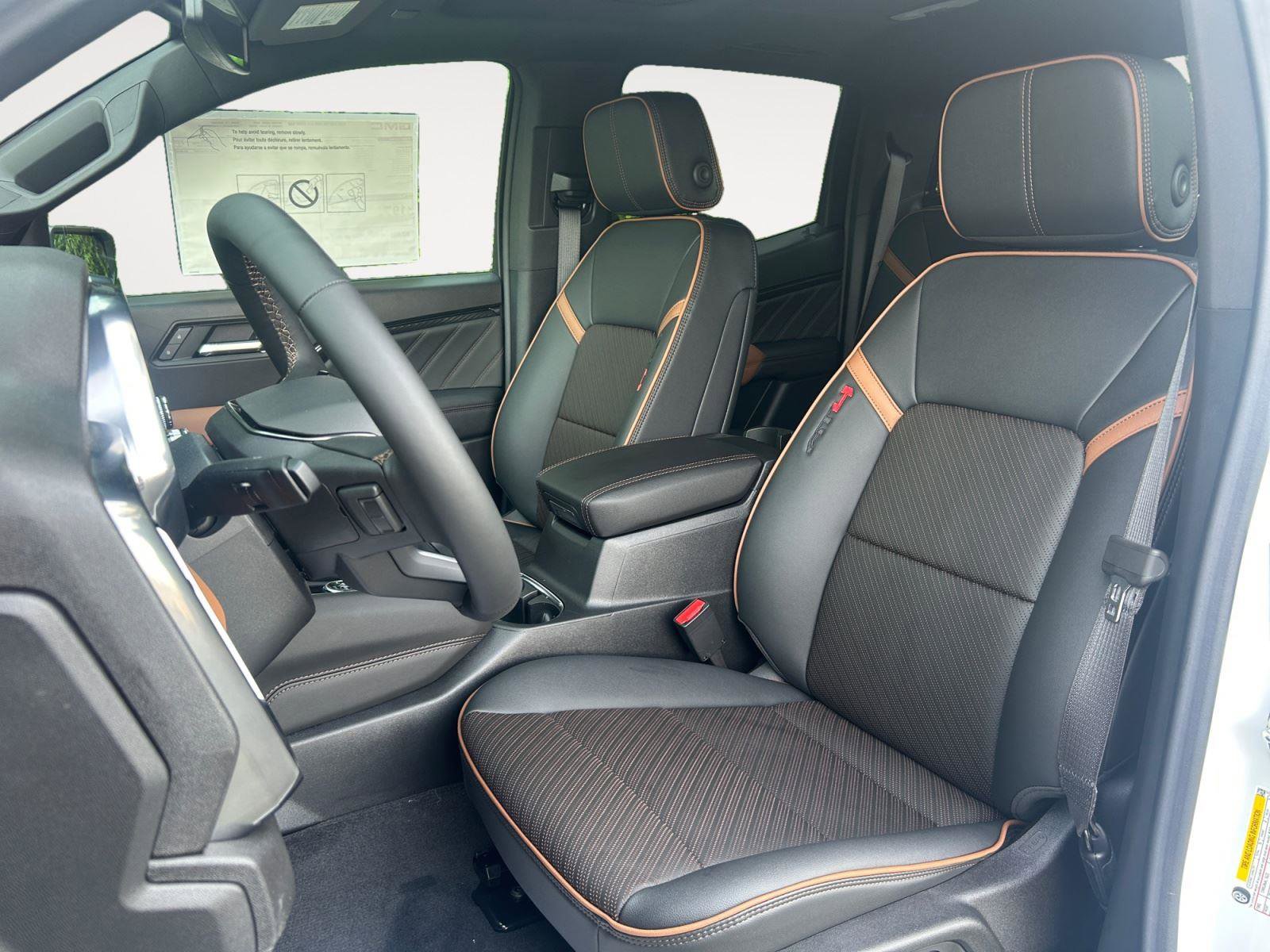 New 2026 GMC Canyon AT4 w/ Technology Plus Package AWD/4WD image 9