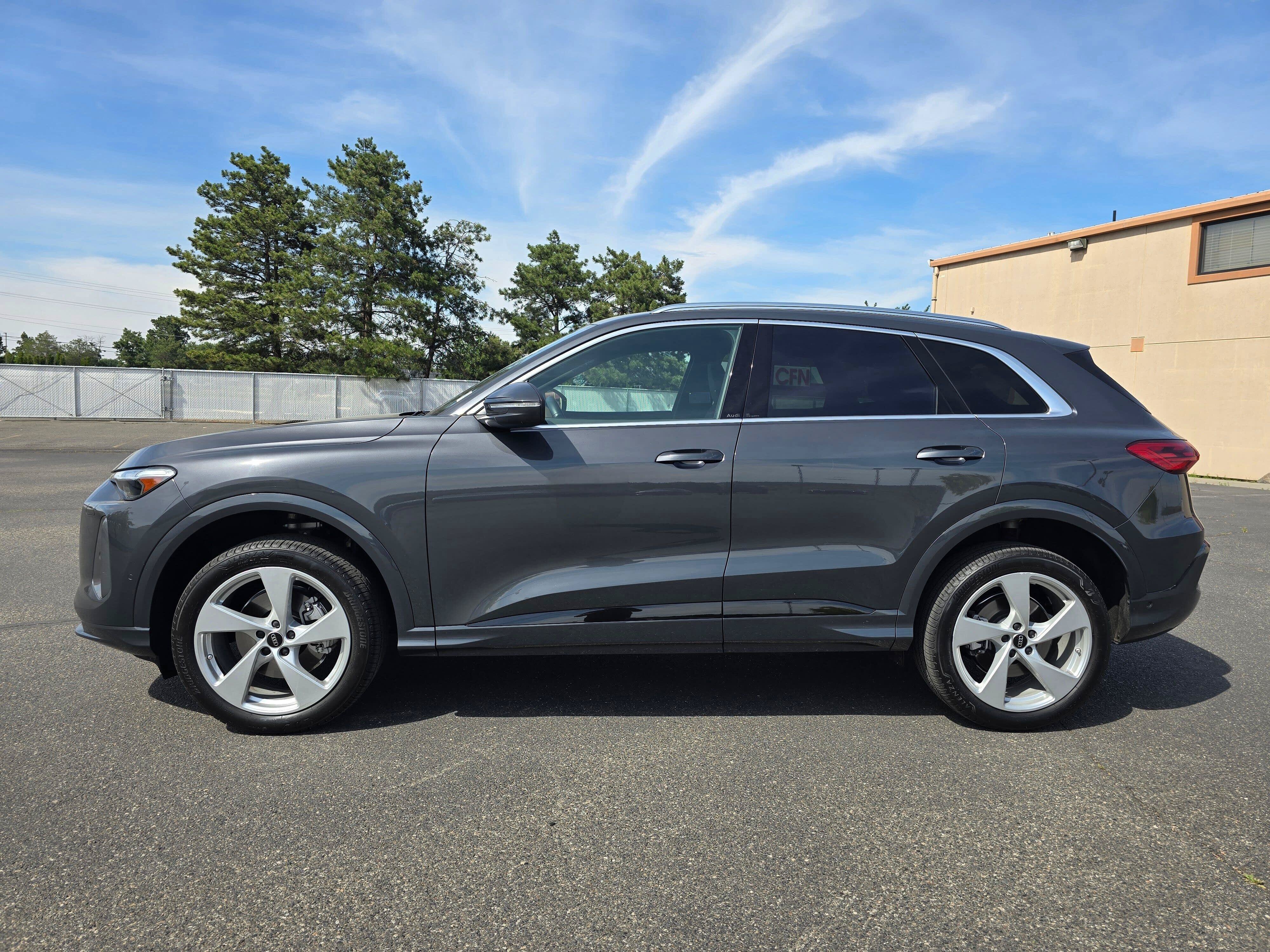 Certified 2025 Audi Q5 Premium Plus w/ Premium Plus AWD/4WD image 3
