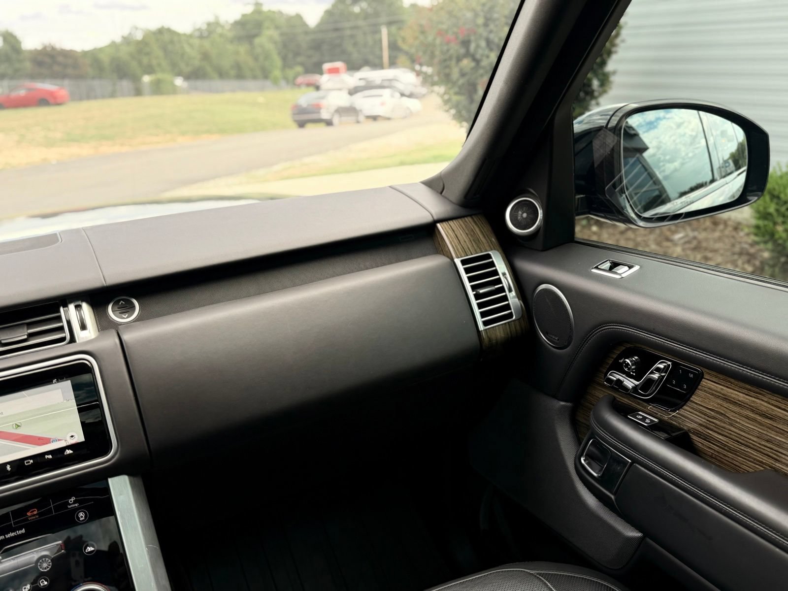 Used 2018 Land Rover Range Rover Supercharged AWD/4WD image 36
