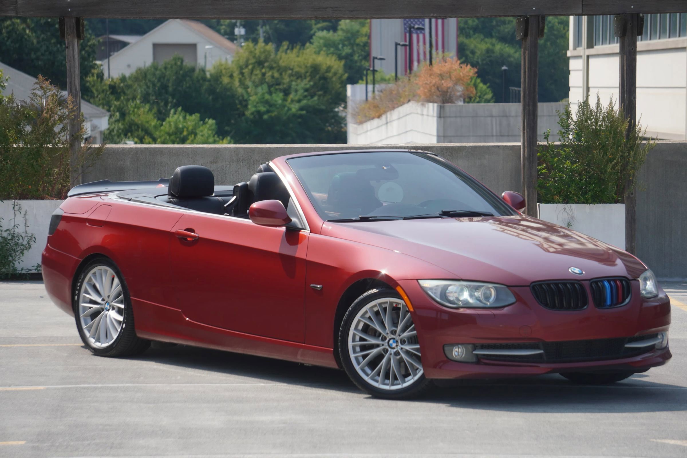 Used 2011 BMW 335i Convertible image 4