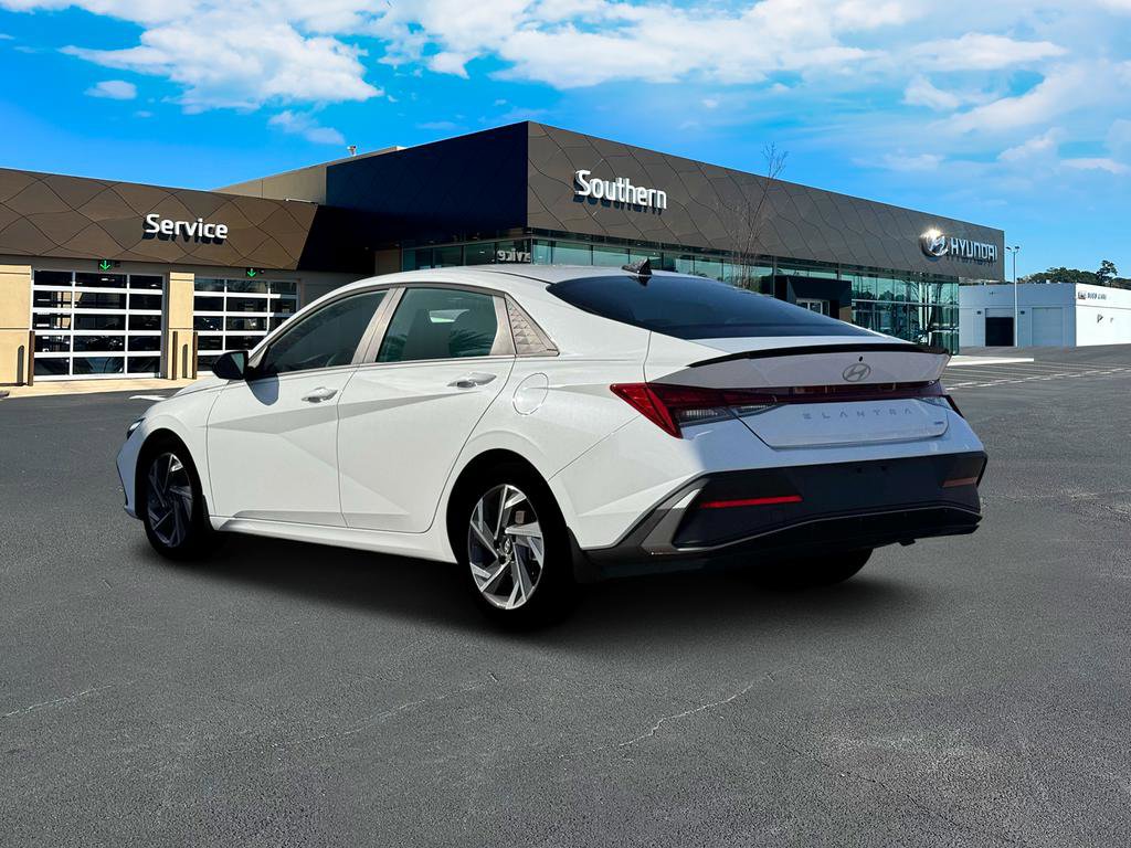 New 2025 Hyundai Elantra SEL image 5