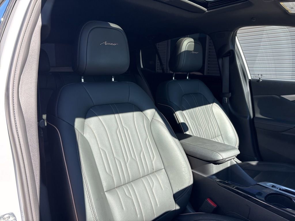 Used 2025 Buick Envista Avenir image 16