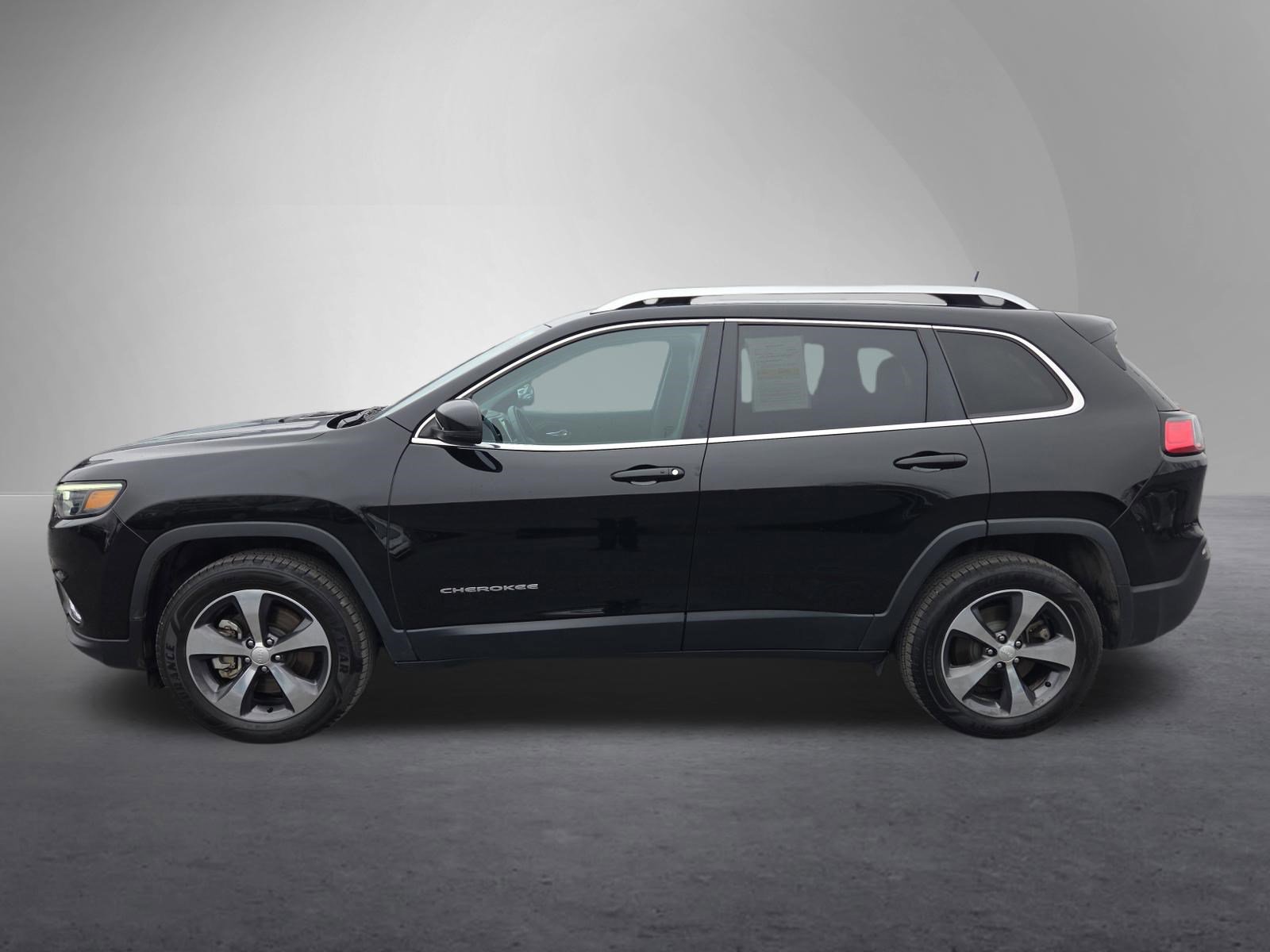 Used 2019 Jeep Cherokee Limited image 7