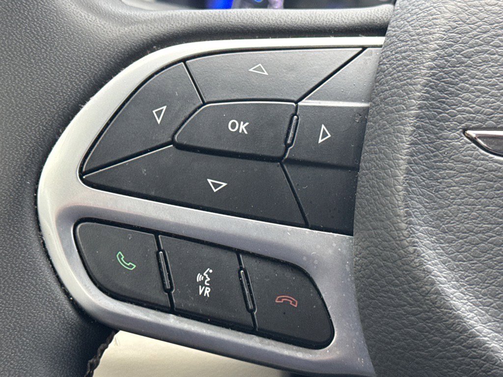 Used 2023 Chrysler Voyager LX image 15