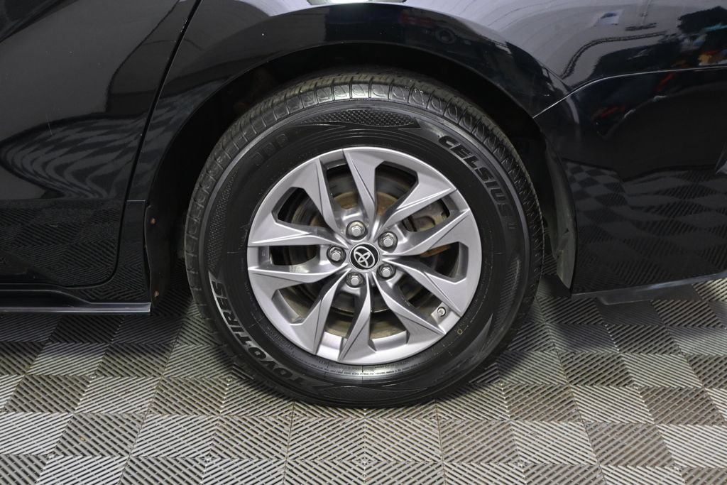 Used 2021 Toyota Sienna XLE w/ XLE Plus Package AWD/4WD image 20