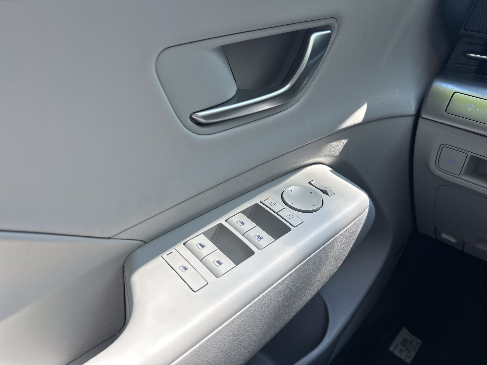 New 2027 Hyundai Kona Limited AWD/4WD image 11