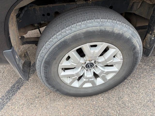 Used 2023 Nissan Frontier SV w/ SV Convenience Package image 13