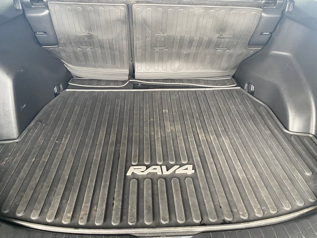 Used 2022 Toyota RAV4 XLE Premium FWD image 29