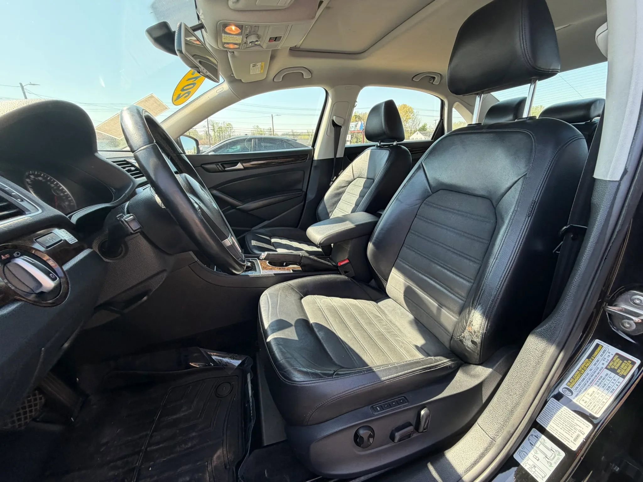 Used 2015 Volkswagen Passat TDI SEL Premium image 21