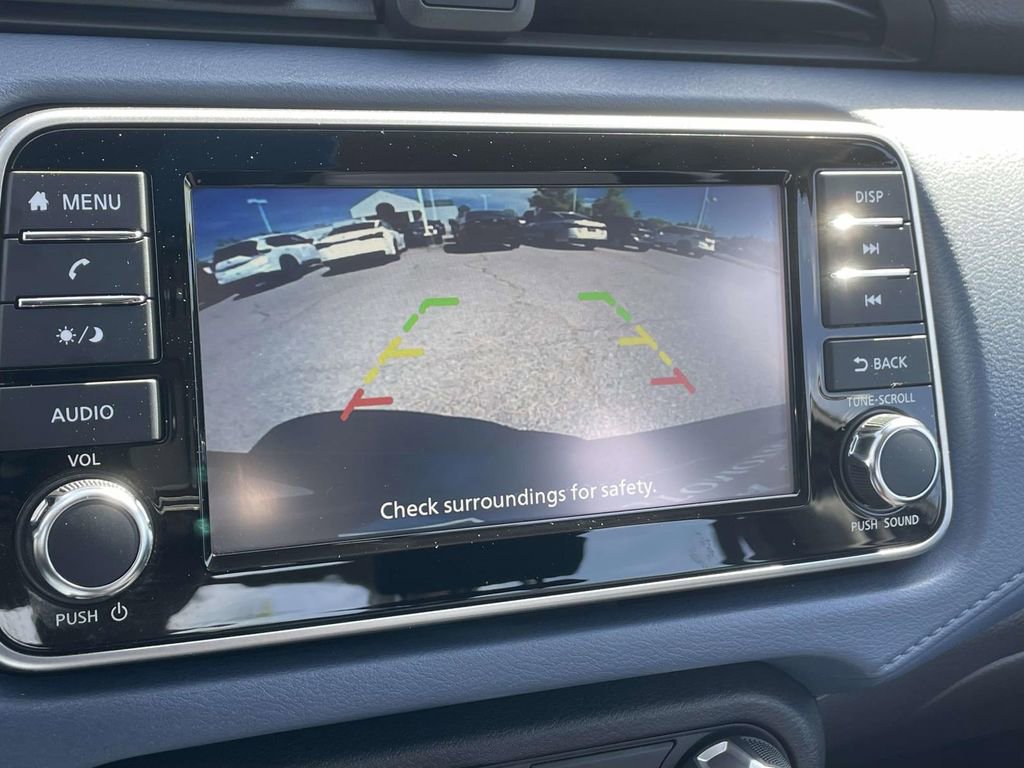 Used 2025 Nissan Versa SV w/ Trunk Package image 25